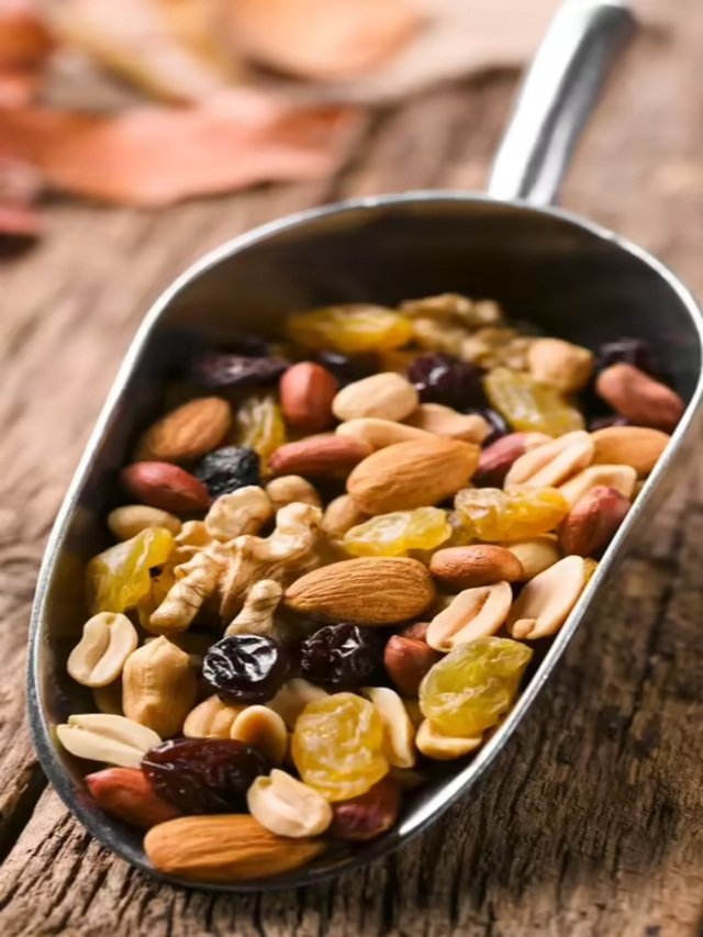 Walnuts for Eyesight: 5 Ayurvedic Remedies from Acharya Balkrishna